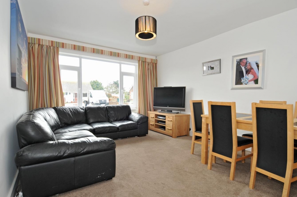 Property for Sale, East Wittering 20 Seafield Close Baileys Estate Agent